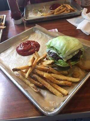 Mooyah Burgers, Fries & Shakes