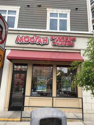 Mooyah Burgers, Fries & Shakes