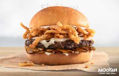 Mooyah Burgers, Fries & Shakes