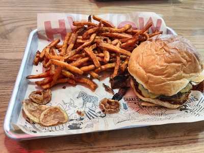 Mooyah Burgers, Fries & Shakes