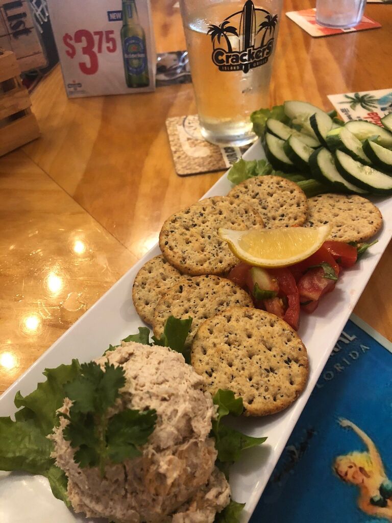 Crackers Island Grille