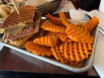 The Iron Pig Smokehouse