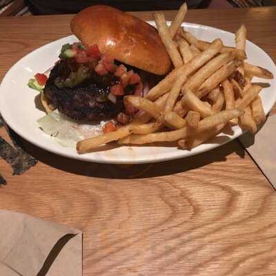 Bj's Restaurant & Brewhouse