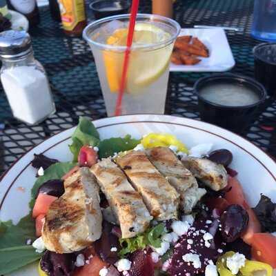 The Pine Squirrel  Bar & Grill - Photo 7