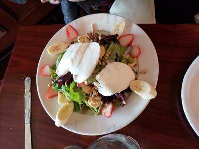 Rocco's Tuscany Bar And Grill