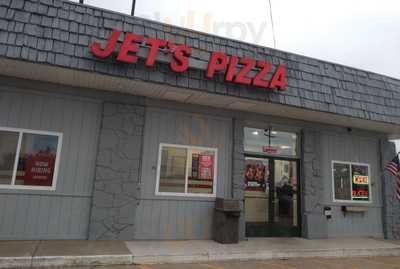 Jet's Pizza - Photo 7