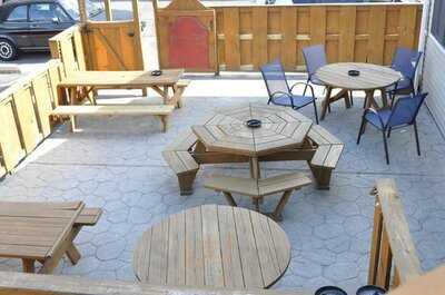 Cap'n Morgans Sports Bar & Grill