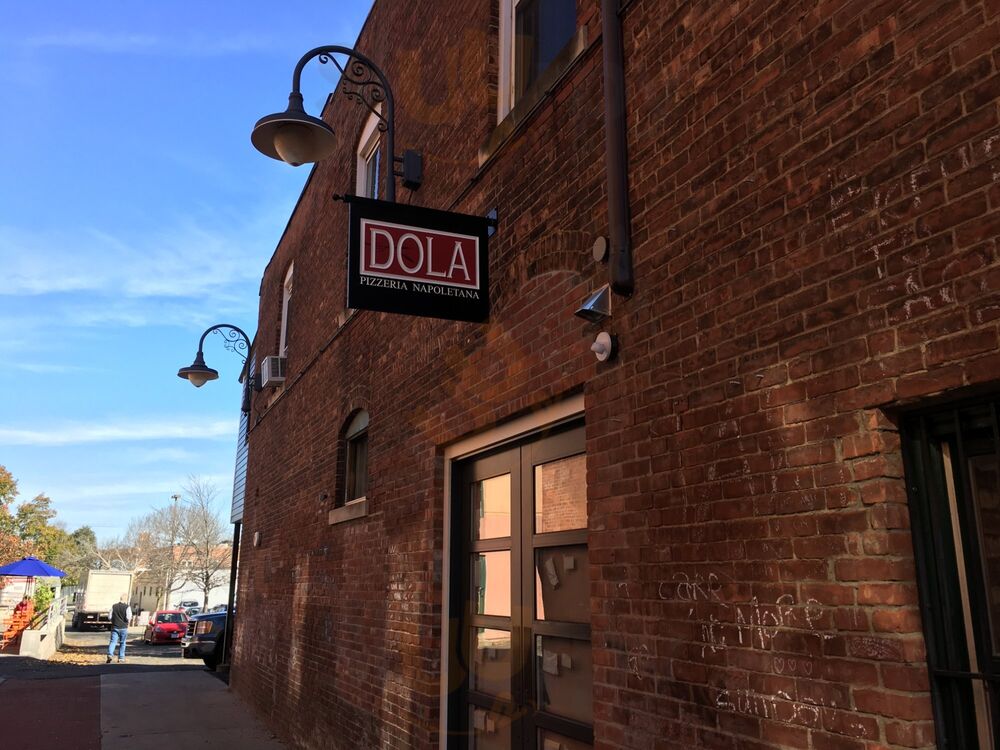 Dola Pizzeria Napoletana At 20 Railroad Public House