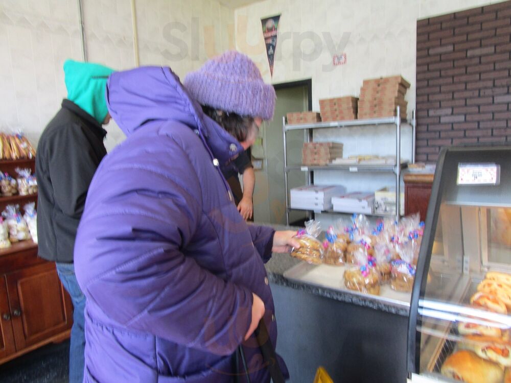 De Petrillo's Pizza & Bakery