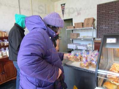 De Petrillo's Pizza & Bakery