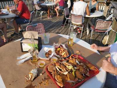 Tim's Rivershore Restaurant And Crabhouse