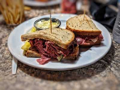 Max's Kosher Cafe And Marketplace