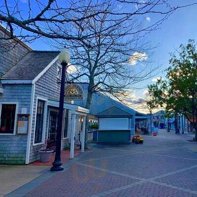 Bobby Byrne's Restaurant & Pub