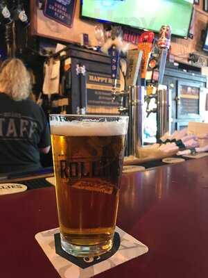 Rollie's Bar And Grill