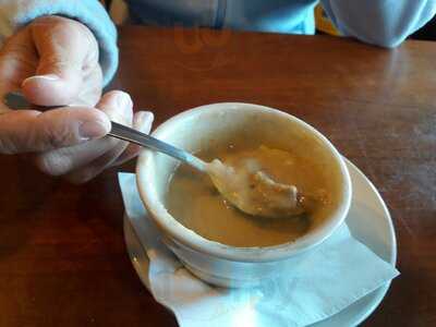 Rollie's Bar And Grill