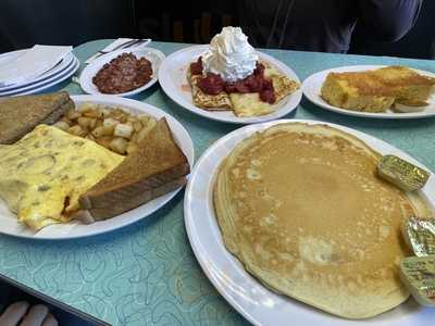 Rick & Dee's Restaurant