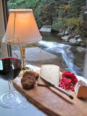 Mistral's At Toll Gate