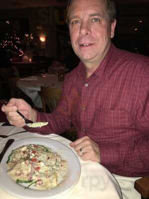 Tomatoes Italian Bar & Grille