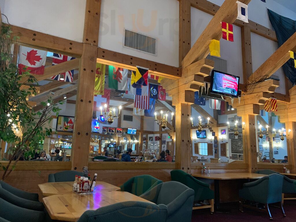 Charlie's Pub & Grill