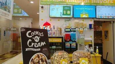 Doc Popcorn At Lake Forest Oasis
