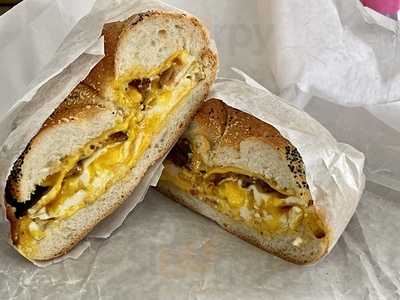 Parkville Plaza Delicatessen