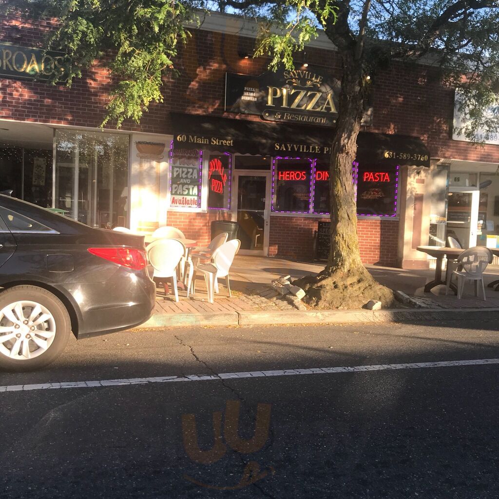 Sayville Pizza