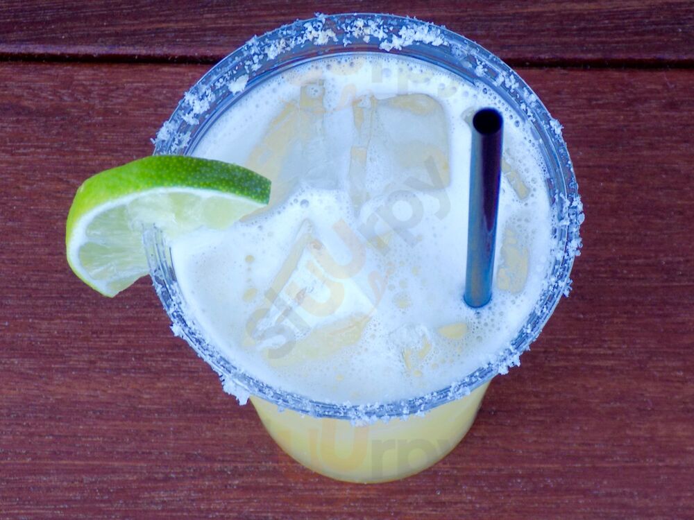 Sandie's Outdoor Bar