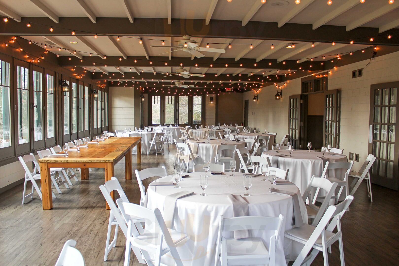 Arnie's Restaurant At Ravines Golf Club