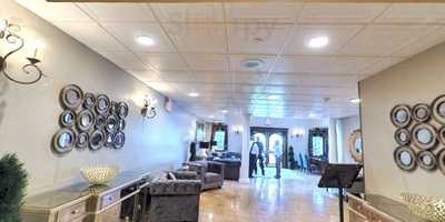 Cliffside Waterfront Restaurant And Fairway Bar