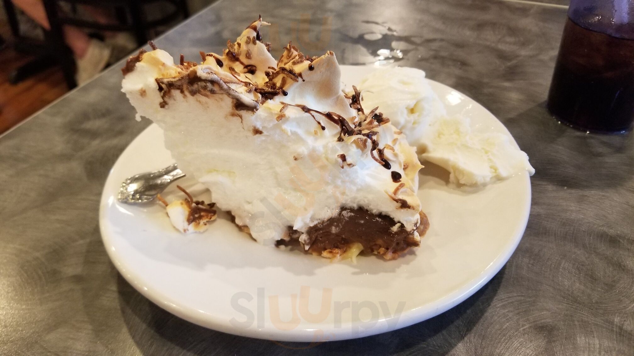 The Front Porch Restaurant & Pie Shop