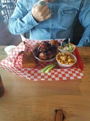 Moe's Original Bar B Que