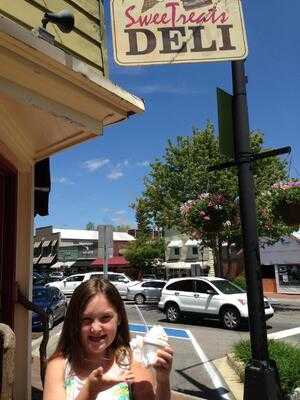 Sweetreats Ice Cream & Highland Deli