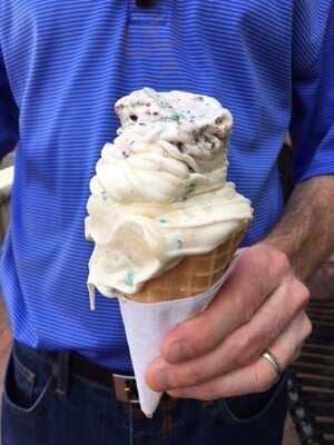 Sweetreats Ice Cream & Highland Deli