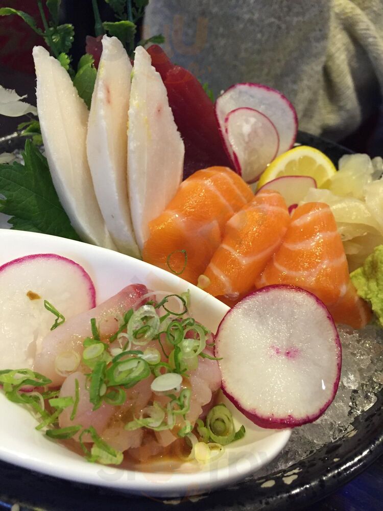Tsuru Sushi Asian Oyster Bar