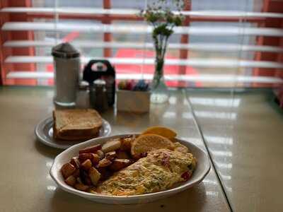 The Sunryser Restaurant & Deli