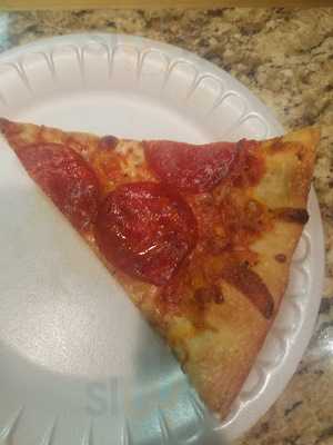 Sorellee's Pizza Pub & Ice Cream Parlor