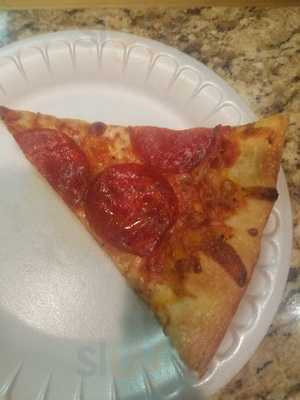 Sorellee's Pizza Pub & Ice Cream Parlor