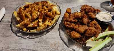 Half Ton's Bar And Grill