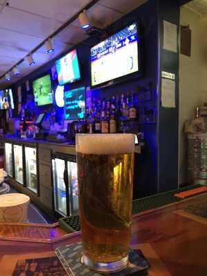 Half Ton's Bar And Grill