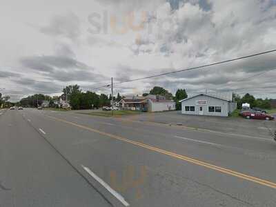 Half Ton's Bar And Grill