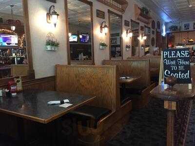 Courthouse Bar & Grille