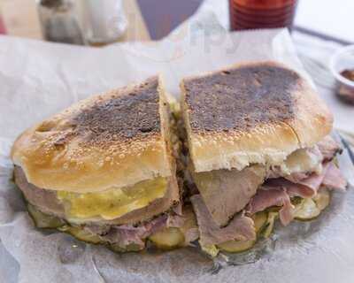 Monty's Sandwich Shop