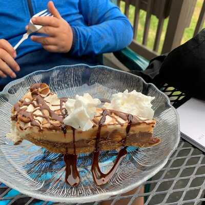 Cj's And Brittany's Sports Bar & Restaurant