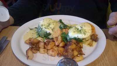 Cj's And Brittany's Sports Bar & Restaurant