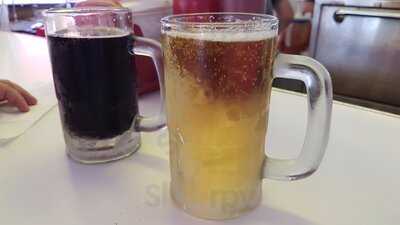 Mac's Drive-in (open April - September)