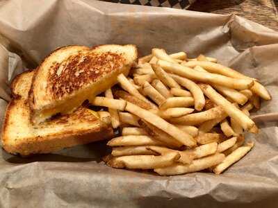 Cannon Beach Hardware & Public House