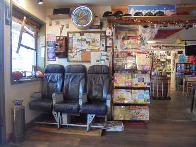 Cannon Beach Hardware & Public House