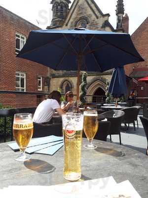 Lamplighter Restaurant & Pub