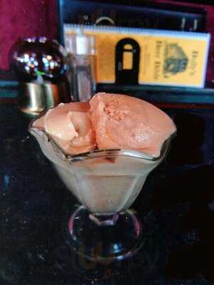 Bully's Restaurant & Pub