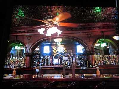 Bully's Restaurant & Pub